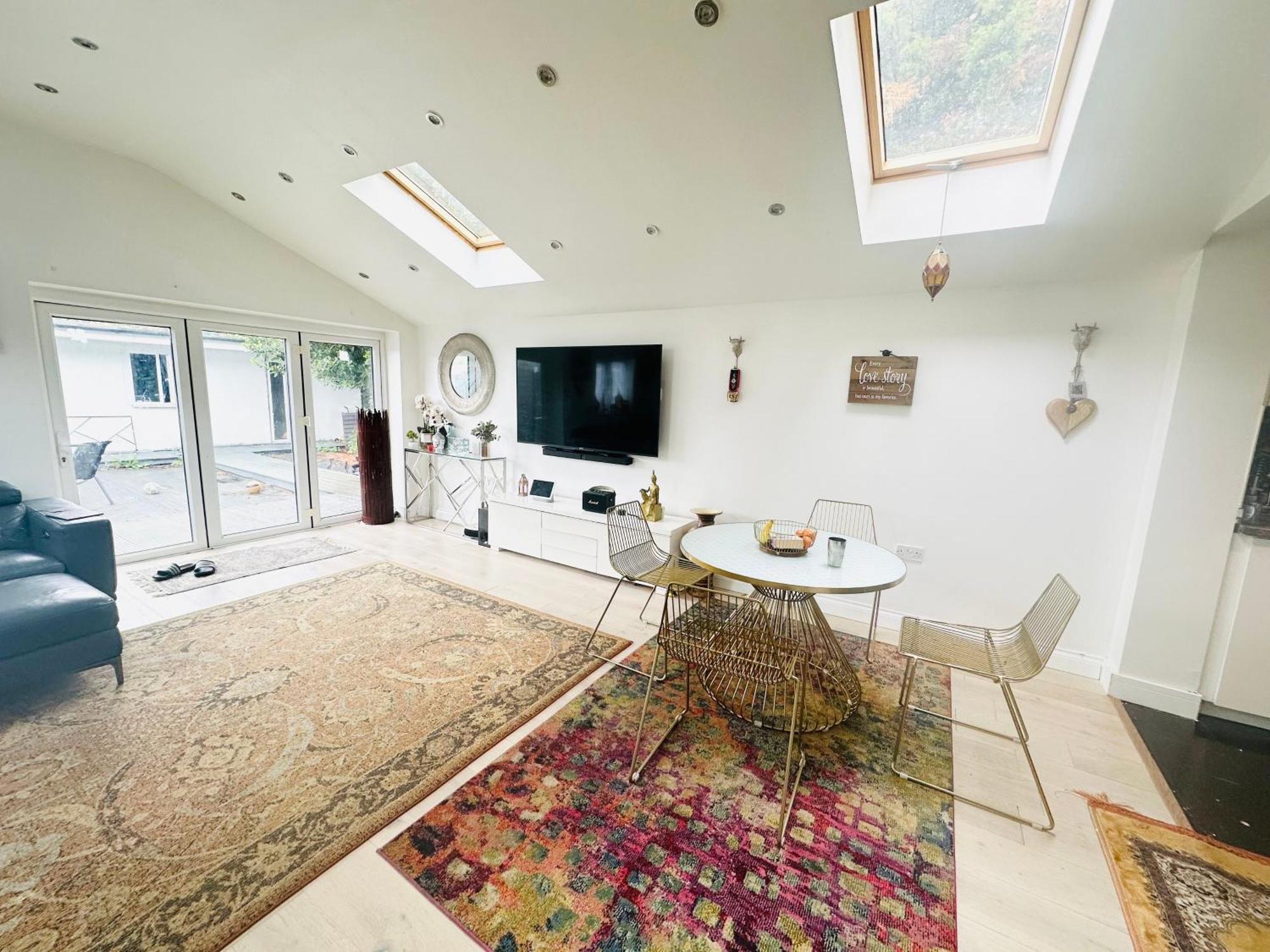 Beautiful Home In London With Easy Access To Central London Sutton  Buitenkant foto